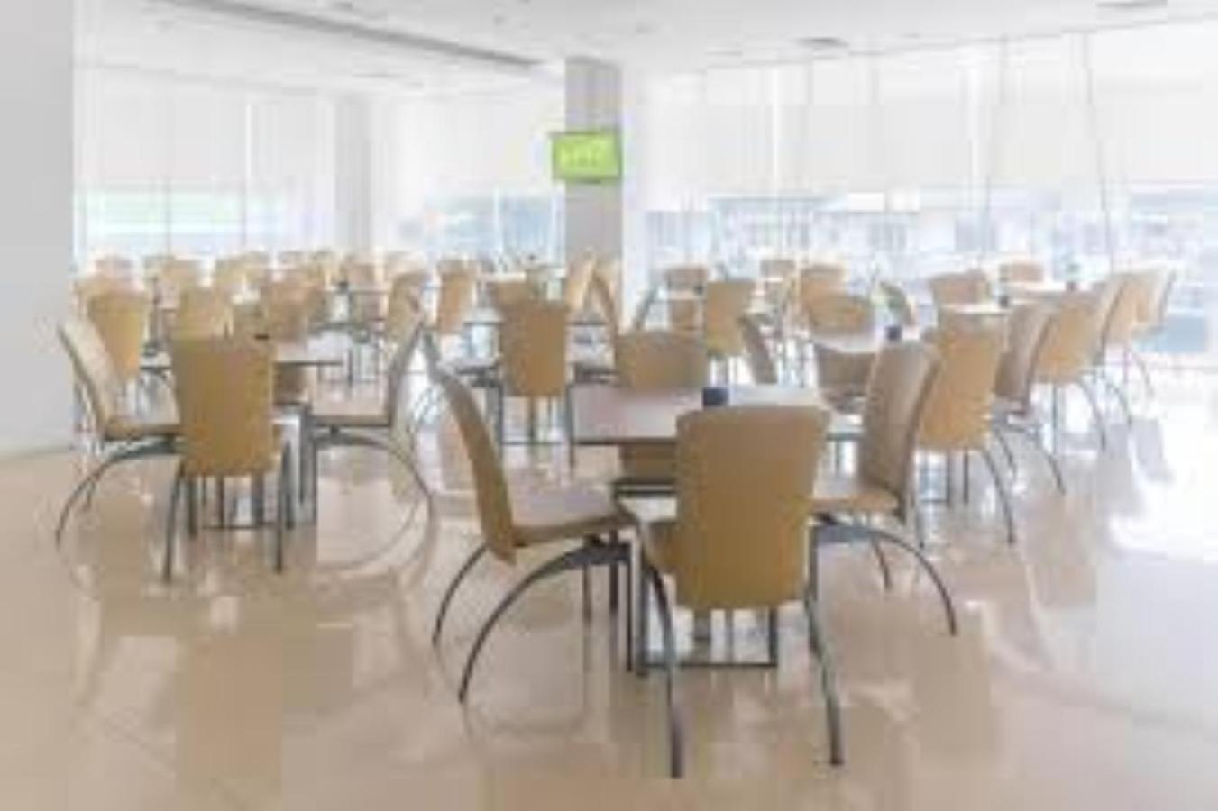 Whiz Hotel Cikini Jakarta Jacarta Exterior foto