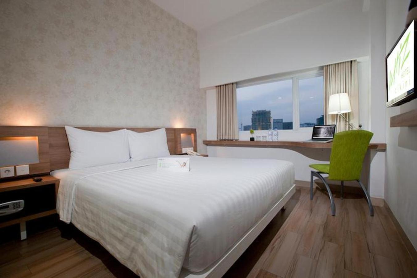 Whiz Hotel Cikini Jakarta Jacarta Exterior foto