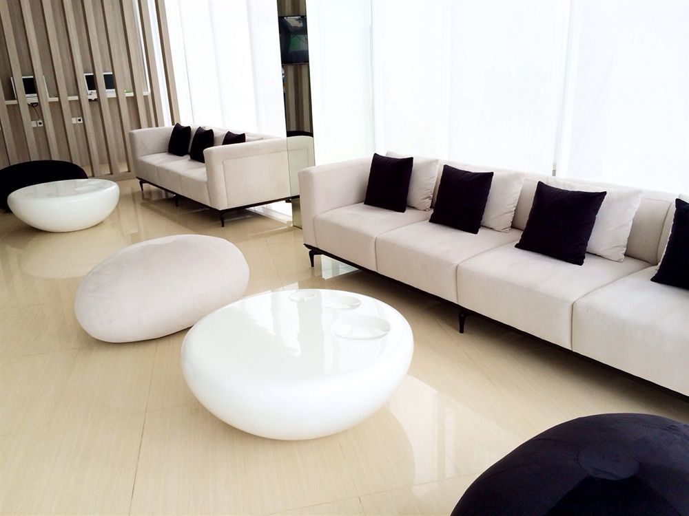 Whiz Hotel Cikini Jakarta Jacarta Exterior foto