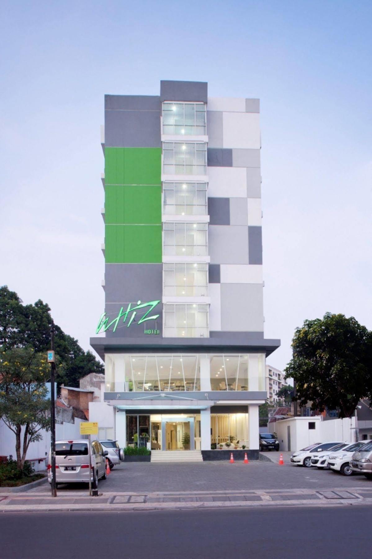 Whiz Hotel Cikini Jakarta Jacarta Exterior foto