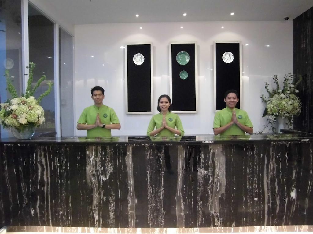 Whiz Hotel Cikini Jakarta Jacarta Exterior foto